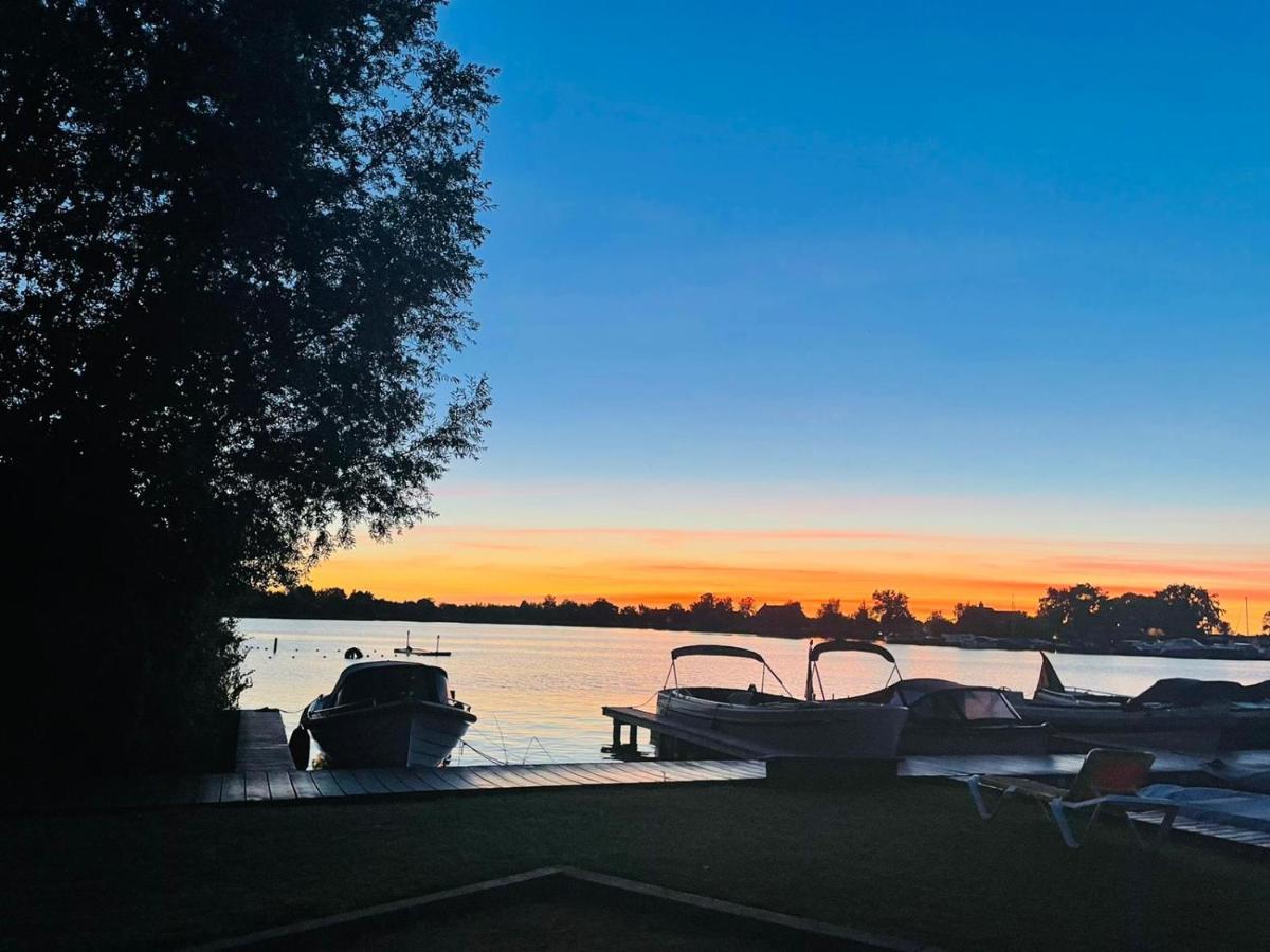 Camping Kleine Belterwijde, Wiede Lodge Met Uitzicht Over Het Water Exterior photo